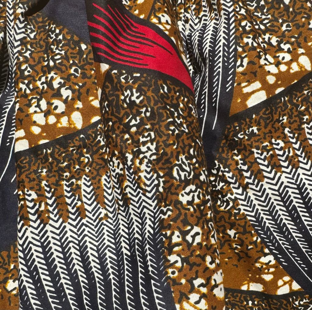 Waves elastic waist mini skirt African print close up